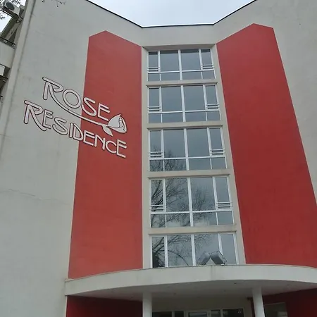 Апартаменты Rose Self Catering *