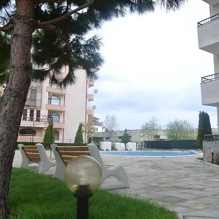Rose Self Catering * Солнечный берег