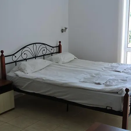 Rose Self Catering * 써니비치